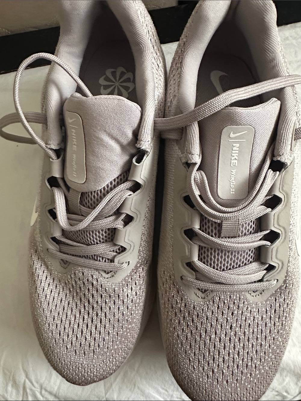 NWOT Nike Winflow 11 Women's Neutral Taupe Knit Running Sneakers 8 half woman